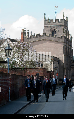 King Edward VI School pupils Chapel Lane, Stratford-upon-Avon, Royaume-Uni Banque D'Images