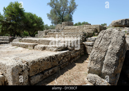 Voir les étapes d'entrée grand ruines 5ème siècle AVANT JÉSUS CHRIST Temple Zeus Olympie Péloponnèse Grèce Temple's Banque D'Images