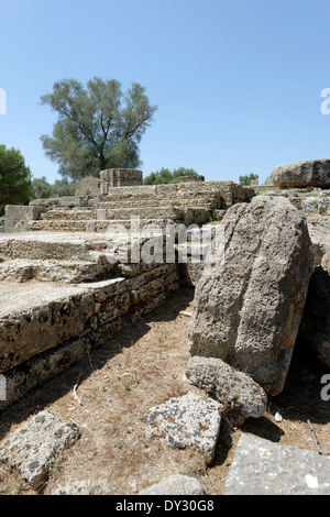 Voir les étapes d'entrée grand ruines 5ème siècle AVANT JÉSUS CHRIST Temple Zeus Olympie Péloponnèse Grèce Temple's Banque D'Images