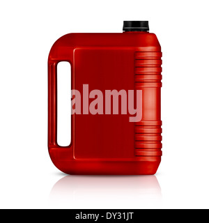 Gallons en plastique rouge, Jerry pouvez isolé sur un fond blanc. (With clipping path) travail Banque D'Images