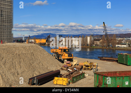 Une photographie de la construction de Novartis s'asseoir sur le Rhin à Bâle. Banque D'Images