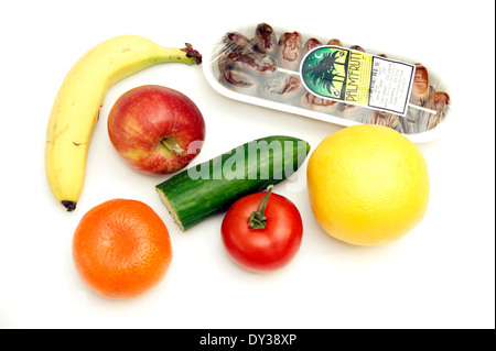 Sélection de 7 fruits et légumes par jour ( 7 ) 7 ou plusieurs portions de fruits et légumes par jour, c'est plus sain que le 5 recommandé Banque D'Images