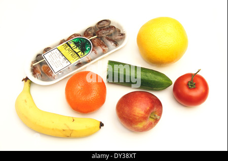 Sélection de 7 fruits et légumes par jour ( 7 ) 7 ou plusieurs portions de fruits et légumes par jour, c'est plus sain que le 5 recommandé Banque D'Images