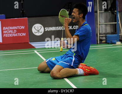 New Delhi. 5ème apr 2014. Chen long de la Chine célèbrent après avoir remporté le demi-finale du tournoi de l'Open 2014 Yonex-Sunrise Inde contre Jan O Jorgensen du Danemark à New Delhi, capitale de l'Inde le 5 avril 2014. Chen Long a gagné 2-1. © Partha Sarkar/Xinhua/Alamy Live News Banque D'Images