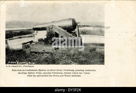 Première arme en batterie confédérée sur river front, Vicksburg, pointant au sud-ouest, montrant desoto point, en face de Vicksburg, derrière lequel l'Union européenne flotte lay et bombardé la ville et l'eau. Banque D'Images