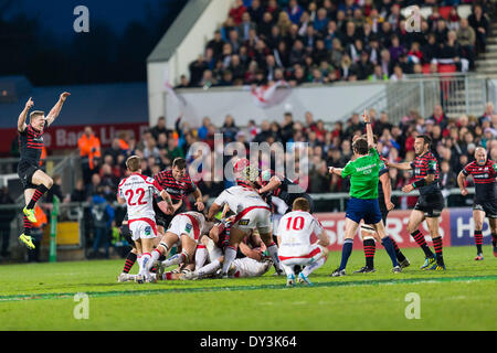 Belfast, N.Ireland. Le 05 Avr, 2014. Les joueurs sarrasins célèbrent leur victoire comme le coup de sifflet final va de la Heineken Cup entre Ulster Rugby remporteront et Saracens à Ravenhill Stadium Crédit : Action Plus de Sports/Alamy Live News Banque D'Images