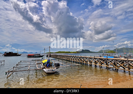 Village de Komodo pier Banque D'Images