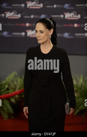 La ville de Panama, Panama. 5ème apr 2014. L'actrice brésilienne Sonia Braga pose au tapis rouge lors de la première édition de la platine du cinéma ibéro-américain à Panama City, capitale du Panama, le 5 avril 2014. Credit : Mauricio Valenzuela/Xinhua/Alamy Live News Banque D'Images