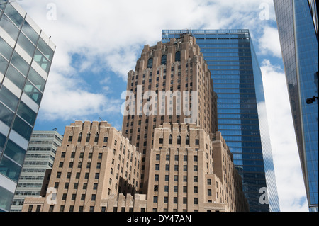 Notre hôtel Barclay-Vesey Building au 140, rue de l'Ouest remonte à 1923-1927. 7 World Trade Center est derrière elle. Banque D'Images