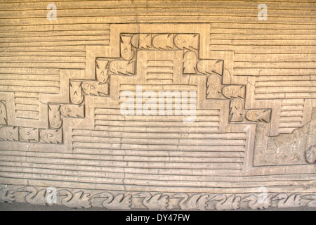 Mur des ruines de Chan Chan près de Trujillo, Pérou Banque D'Images