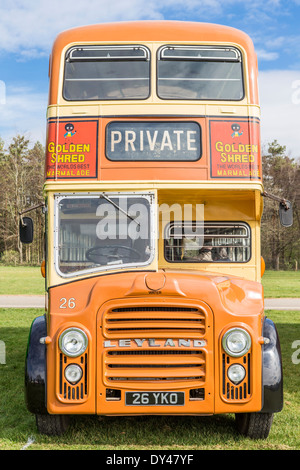 Bus d'époque à l'affichage des véhicules du patrimoine Banque D'Images