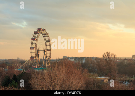 Grande Roue de Vienne au coucher du soleil Banque D'Images