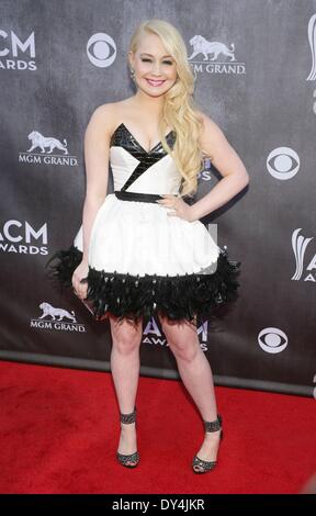 Las Vegas, NV, USA. 6ème apr 2014. Pour des arrivées à RaeLynn annuel 49e Academy of Country Music Awards 2014 (ACM) - Arrivées 2, MGM Grand Garden Arena, Las Vegas, NV, le 6 avril 2014. Credit : James Atoa/Everett Collection/Alamy Live News Banque D'Images