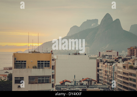 Coucher de soleil sur rio dejanero cityscape Banque D'Images