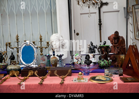 Bayswater Table des marchandises de Nottinghill Gate - Londres W11 - UK Banque D'Images
