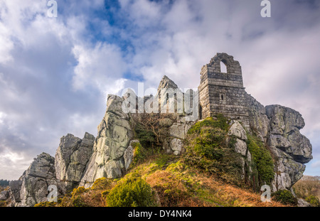 Ruines de la Chapelle St Michaels sur l'affleurement rocheux appelé granite Roche Rock mid Cornwall England UK Europe Banque D'Images