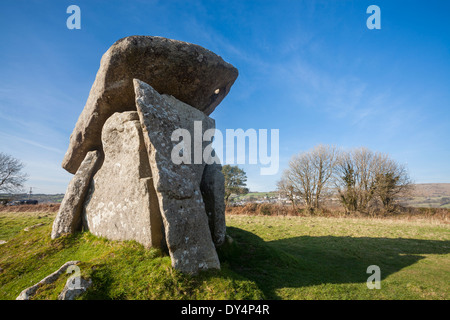 Trethevy Quoit bien conservé un dolmen néolithique chambre funéraire situé près de St et Cleer Darite à Cornwall, Angleterre Angleterre Europe Banque D'Images