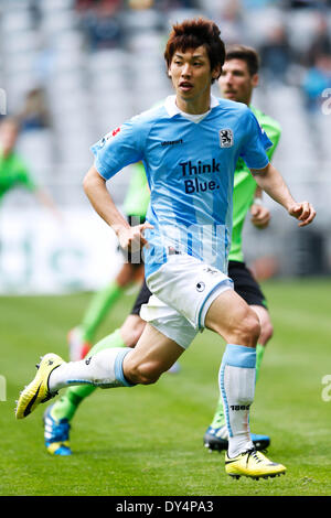 Munich, Allemagne. 6ème apr 2014. Yuya Osako (1860 Munchen) Football/soccer : deuxième match de Bundesliga entre TSV 1860 Munich 0-3 Karlsruher SC à l'Allianz Arena de Munich, Allemagne. Credit : D .Nakashima/AFLO/Alamy Live News Banque D'Images