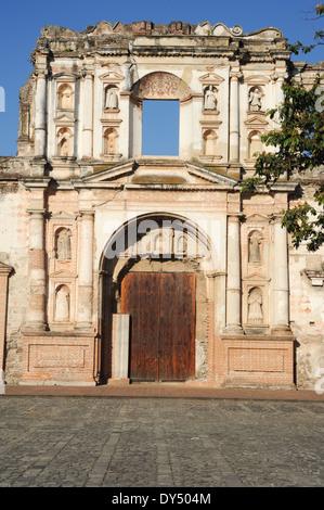 Ruines de l'église El Carmen à Antigua au Guatemala Banque D'Images