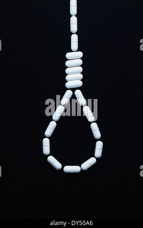 Hangman's knot fait de l'hydrocodone comprimés Les comprimés génériques contenant 5 mg d'hydrocodone et 500 mg de paracétamol Banque D'Images