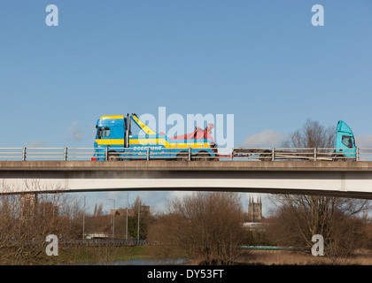 Reprise Heavy duty truck du remorquage d'un camion en panne. Banque D'Images
