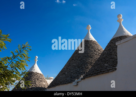 Trulli ruraux sur la Strada Provinciale 134 près de Bari, Pouilles, Italie Banque D'Images