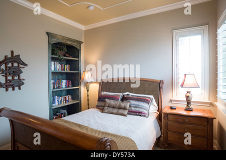 Cosy Guest Beige Chambre avec lit double, USA Banque D'Images