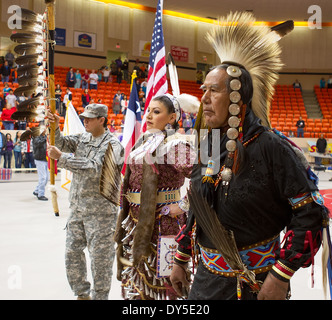 Participant à la grande entrée du pow-wow annuel tenu à Big Spring, Texas. Banque D'Images