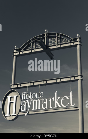 USA, Nebraska, Lincoln, signe pour le quartier Haymarket Banque D'Images