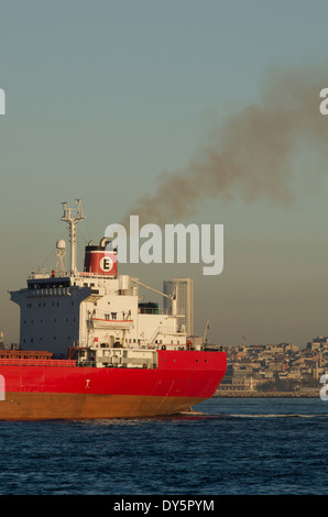 Détroit du Bosphore Istanbul Voyage Turquie de la pollution Banque D'Images