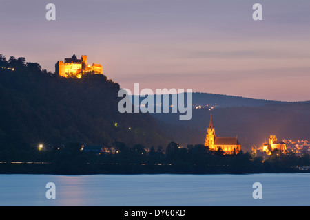 Château Schoenburg et Liebfrauenkirche, Oberwesel, Rhin, Rhénanie-Palatinat, Allemagne Banque D'Images