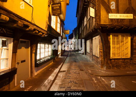 La pagaille au crépuscule, York, Yorkshire, Angleterre, Royaume-Uni, Europe Banque D'Images