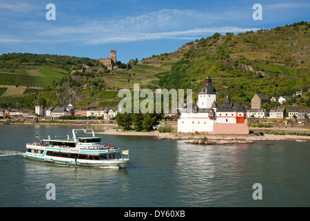 Excursion de bateau, près de Kaub, Rhin, Rhénanie-Palatinat, Allemagne Banque D'Images