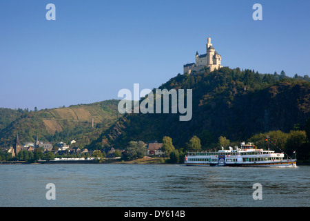 Bateau à vapeur à roue à aubes Goethe le Rhin à forteresse de Marksburg, du patrimoine culturel mondial de l'Unesco, près de Kobern-gondorf, Rhin, Rhinel Banque D'Images