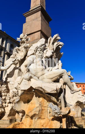 Fontana dei Quattro Flumi (fontaine des Quatre Fleuves), la Piazza Navona, Rome, Latium, Italie, Europe Banque D'Images