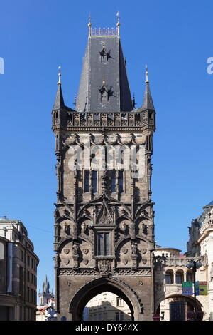 Tour Poudrière Prasna brana, Place de la République (nnamesti republiky), Prague, la Bohême, République Tchèque, Europe Banque D'Images