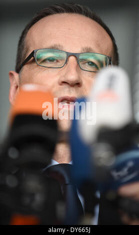 Berlin, Allemagne. Le 08 Avr, 2014. Ministre de la Justice et de la protection des consommateurs Heiko Maas (SPD) observations sur le dernier verdict sur la conservation des données au Bundestag à Berlin, Allemagne, le 08 avril 2014. Photo : TIM BRAKEMEIER/DPA/Alamy Live News Banque D'Images