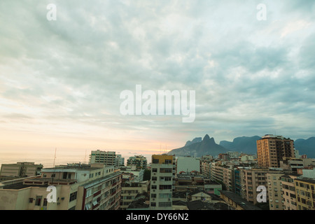 Coucher de soleil sur rio dejanero cityscape Banque D'Images