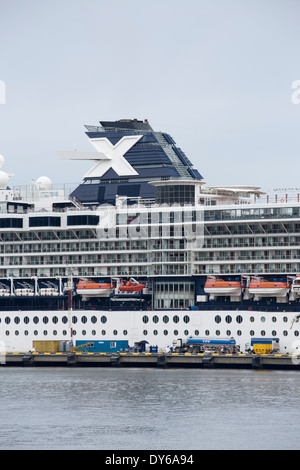 Antartctic les bateaux de croisière amarrés dans la ville d'Ushuaia qui est la capitale de la Terre de Feu, en Argentine, Banque D'Images