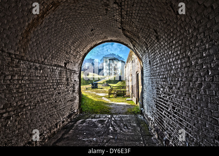 Fort de l'ouest à Swinoujscie, Pologne, traitement HDR. Banque D'Images