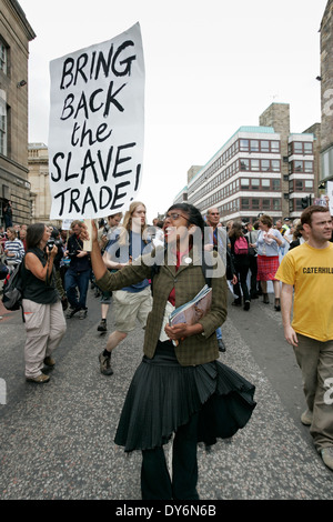 Pro-capitalisme protestataire s'oppose à la pauvreté G8 manifestation à Édimbourg. Banque D'Images