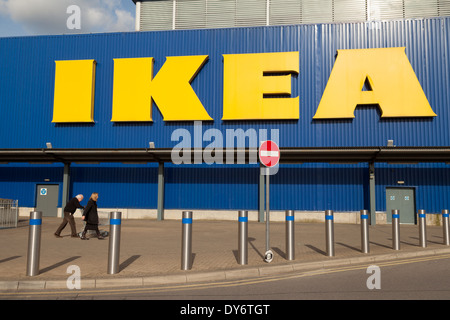 Magasin IKEA extérieur avec signe, Wembley, Londres UK Banque D'Images