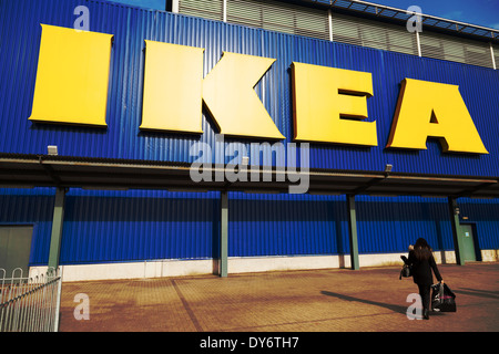 Magasin Ikea, et signer, extérieur, Wembley, North London UK Banque D'Images