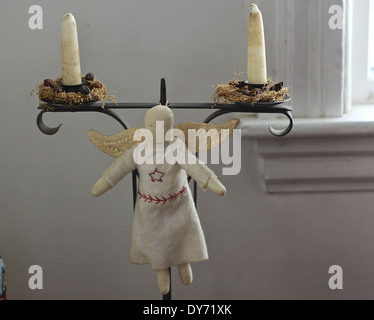 Art populaire ancien Angel Candle Holder Stand, Doll Banque D'Images