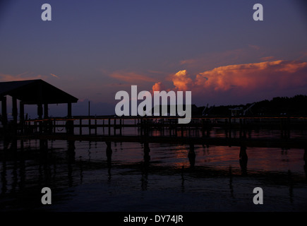 Key Largo Dock au coucher du soleil Banque D'Images