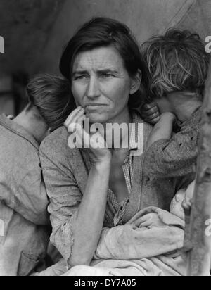 Florence Thompson avec trois de ses enfants dans une photographie connue sous le nom de 'Migrant Mère.' Nipomo, Californie, 1936 Banque D'Images