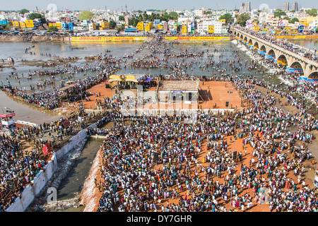 Les foules se rassemblent pendant la Chithirai Thiruvizha fête hindoue, Madurai, Inde Banque D'Images
