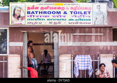 Douche et toilettes publiques à Madurai, Tamil Nadu, Inde Banque D'Images