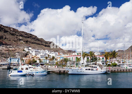 Bateaux dans le port, Puerto de Mogán, Gran Canaria, Îles Canaries, Espagne Banque D'Images