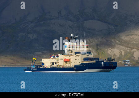 Suédois Oden, navire de recherche et brise-glace, Isfjorden, Longyearbyen, l'île du Spitzberg, archipel du Svalbard Banque D'Images